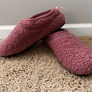 Pink bombas Sunday slippers size 5